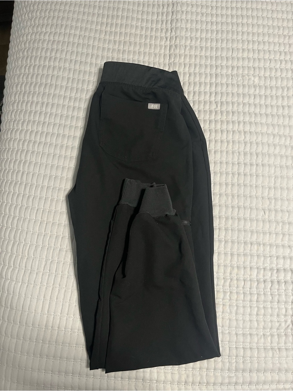 Womenâs Figs Medium Black Pants